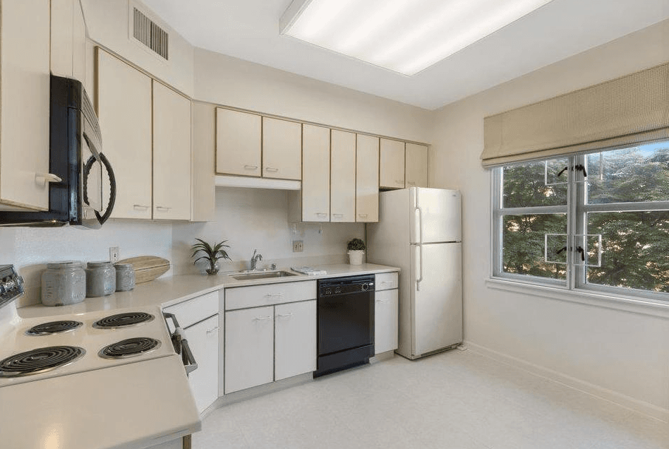 The Peninsula Regent - Unit 203 - Kitchen